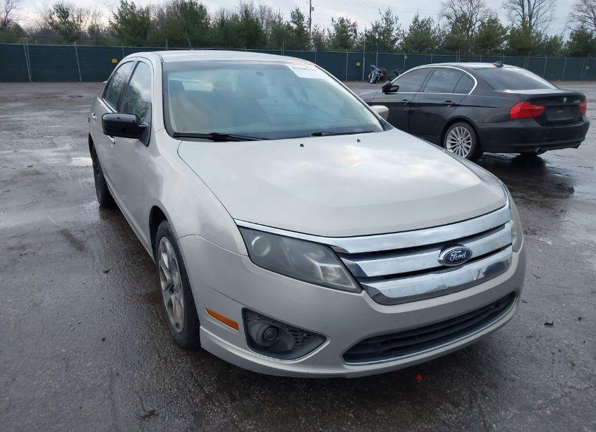 2010 Ford Fusion SE (VIN 3FAHP0HG1AR195906) main photo