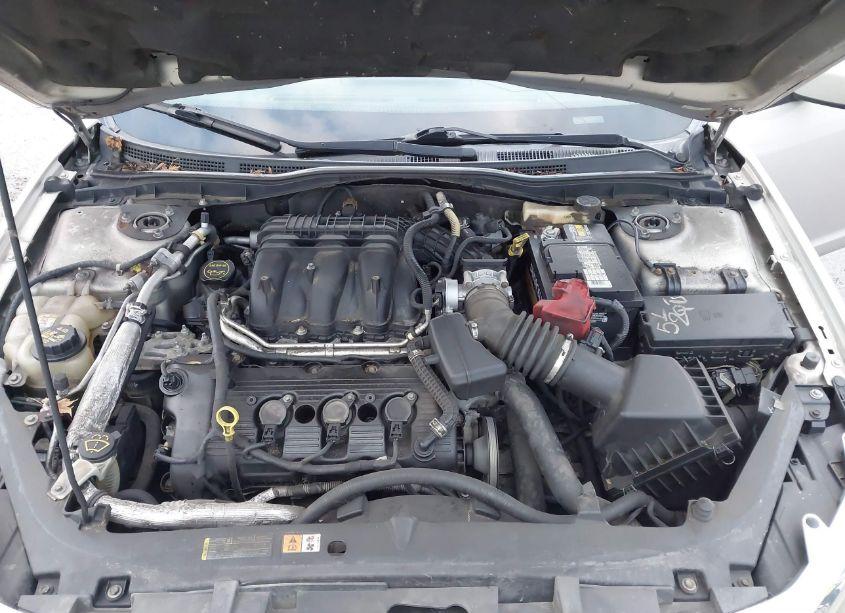 Photo 10 of 2010 Ford Fusion SE (VIN 3FAHP0HG1AR195906)