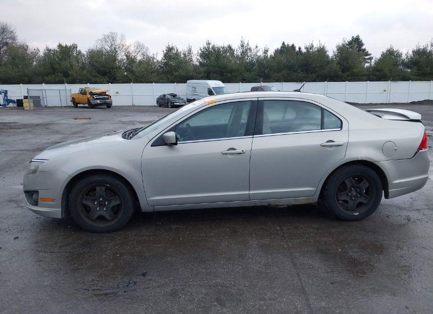 Photo 14 of 2010 Ford Fusion SE (VIN 3FAHP0HG1AR195906)