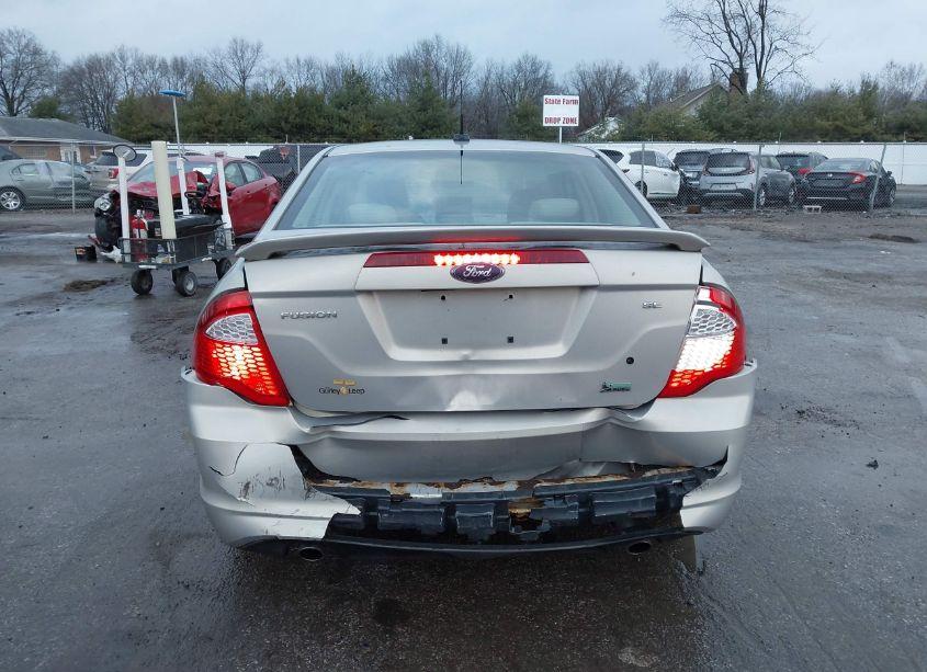 Photo 16 of 2010 Ford Fusion SE (VIN 3FAHP0HG1AR195906)