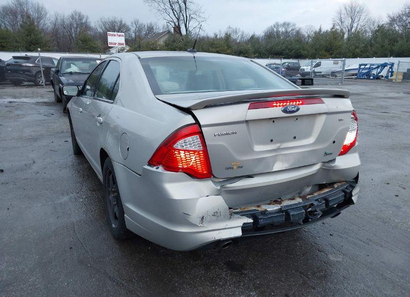 Photo 3 of 2010 Ford Fusion SE (VIN 3FAHP0HG1AR195906)