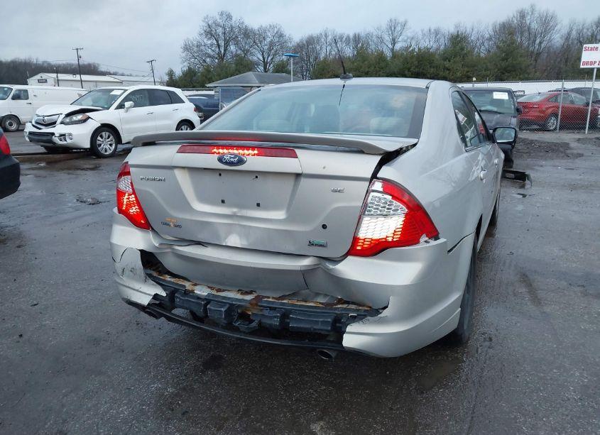 Photo 4 of 2010 Ford Fusion SE (VIN 3FAHP0HG1AR195906)