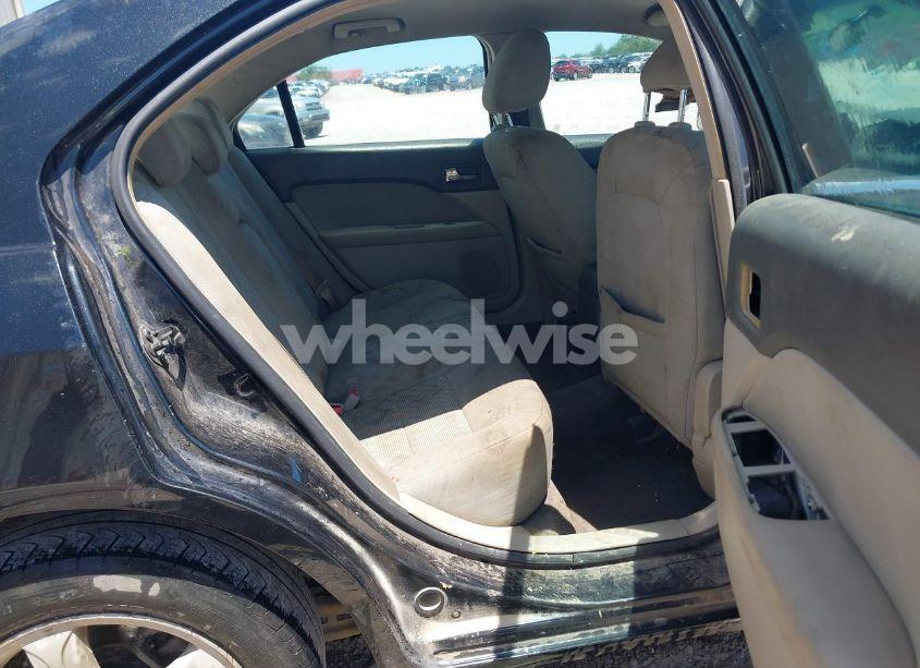 Photo 8 of 2010 Ford Fusion SE (VIN 3FAHP0HG1AR297352)