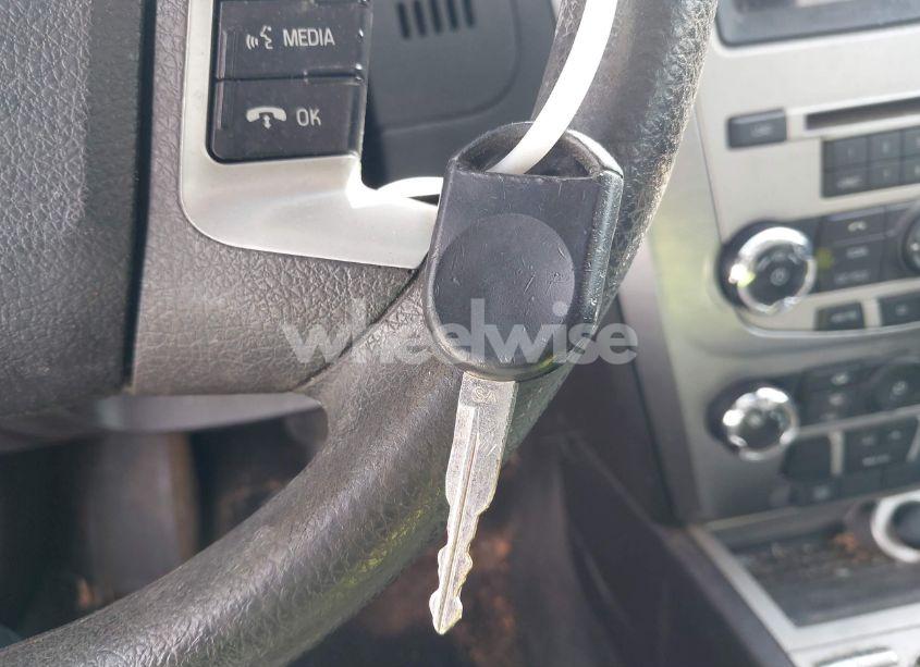 Photo 11 of 2011 Ford Fusion SE (VIN 3FAHP0HG1BR195177)