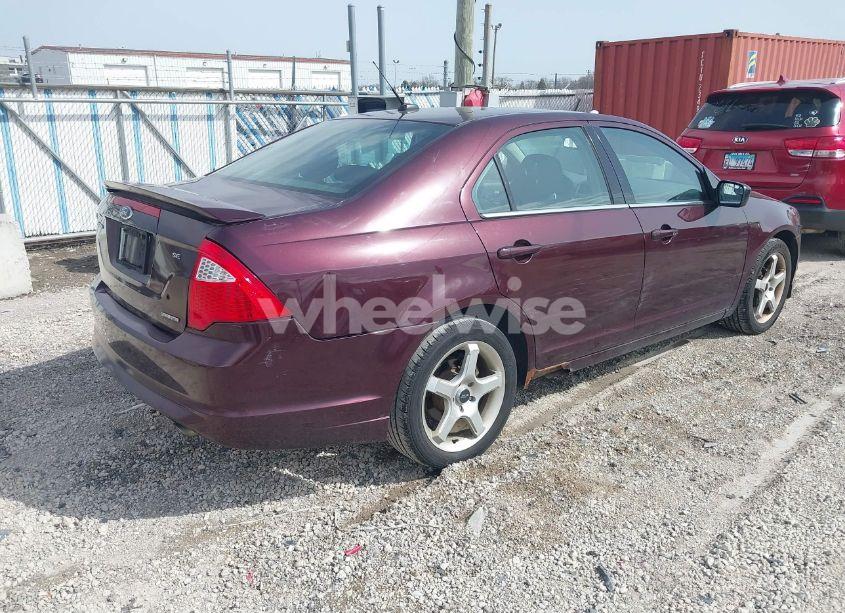 Photo 4 of 2011 Ford Fusion SE (VIN 3FAHP0HG1BR195177)