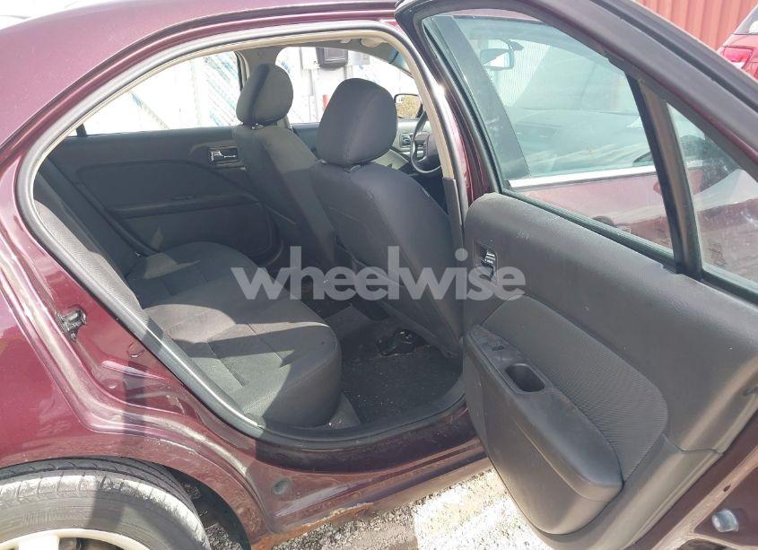 Photo 8 of 2011 Ford Fusion SE (VIN 3FAHP0HG1BR195177)