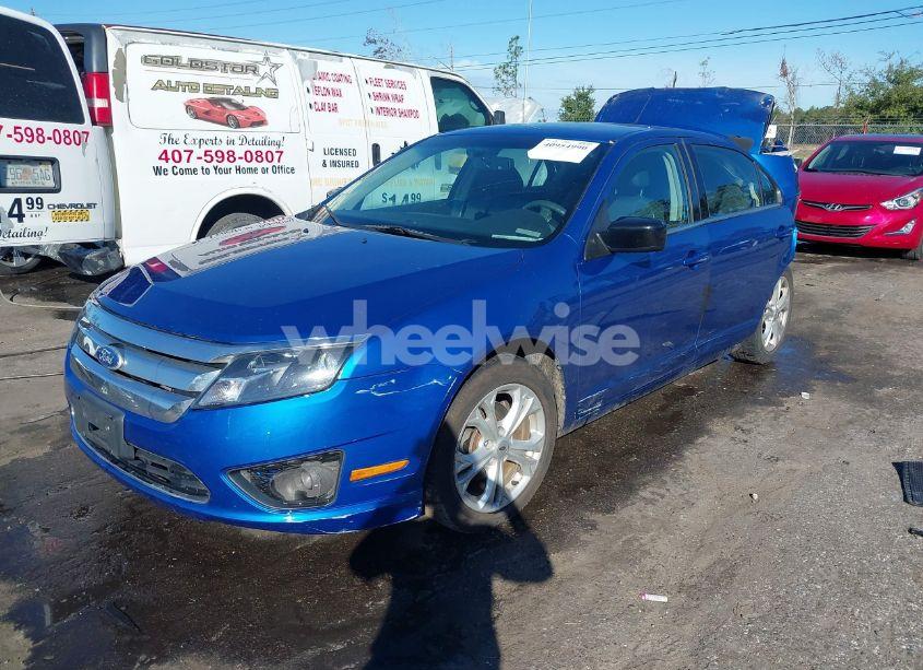 Photo 2 of 2012 Ford Fusion SE (VIN 3FAHP0HG1CR197691)