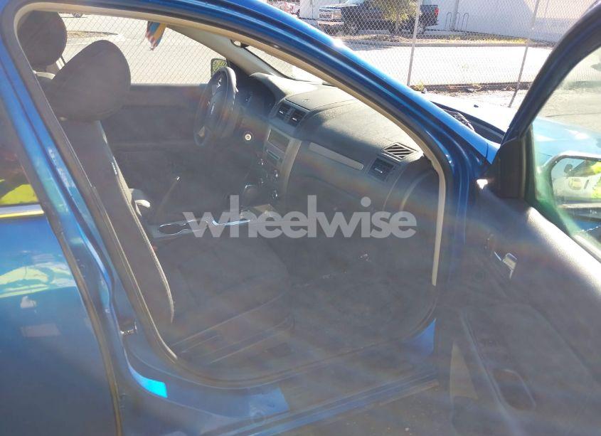 Photo 5 of 2012 Ford Fusion SE (VIN 3FAHP0HG1CR197691)