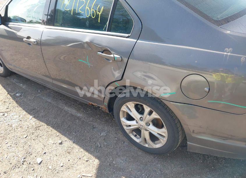 Photo 13 of 2012 Ford Fusion SE (VIN 3FAHP0HG1CR262555)