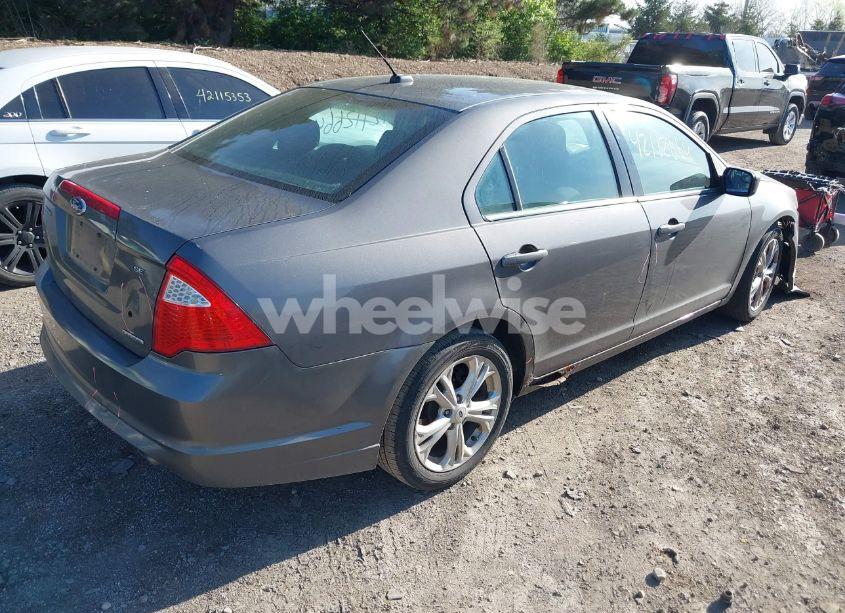 Photo 4 of 2012 Ford Fusion SE (VIN 3FAHP0HG1CR262555)