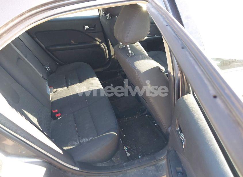 Photo 8 of 2012 Ford Fusion SE (VIN 3FAHP0HG1CR262555)