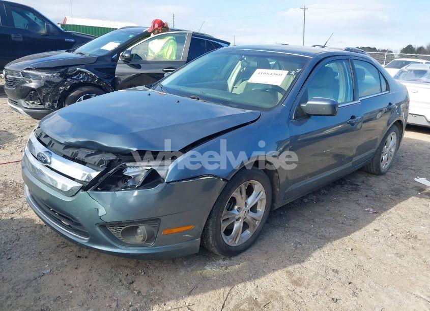 Photo 2 of 2012 Ford Fusion SE (VIN 3FAHP0HG1CR336928)