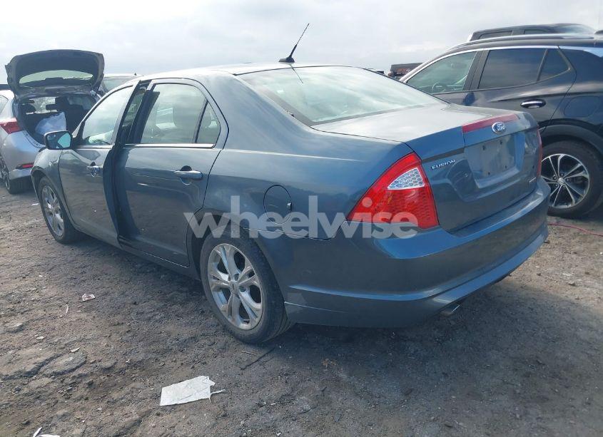 Photo 3 of 2012 Ford Fusion SE (VIN 3FAHP0HG1CR336928)