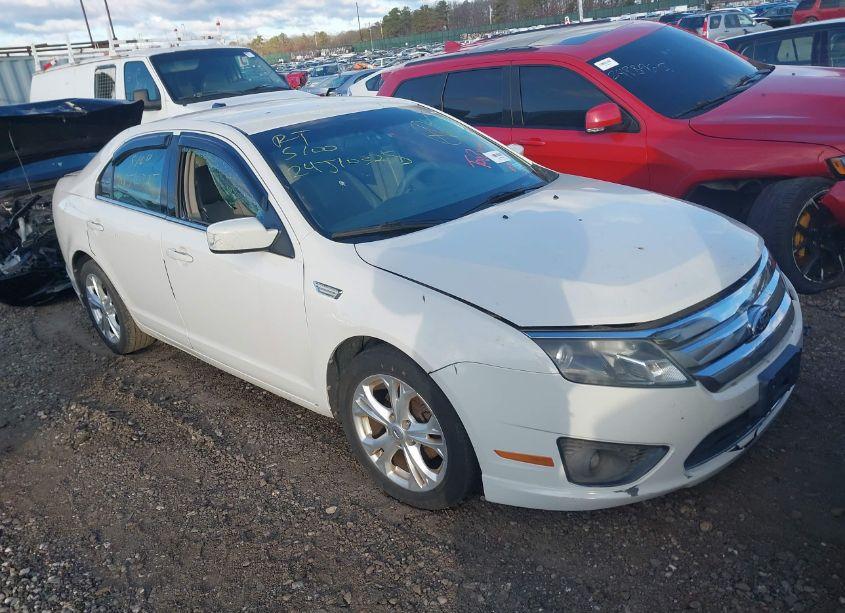 2012 Ford Fusion SE (VIN 3FAHP0HG1CR346570) main photo