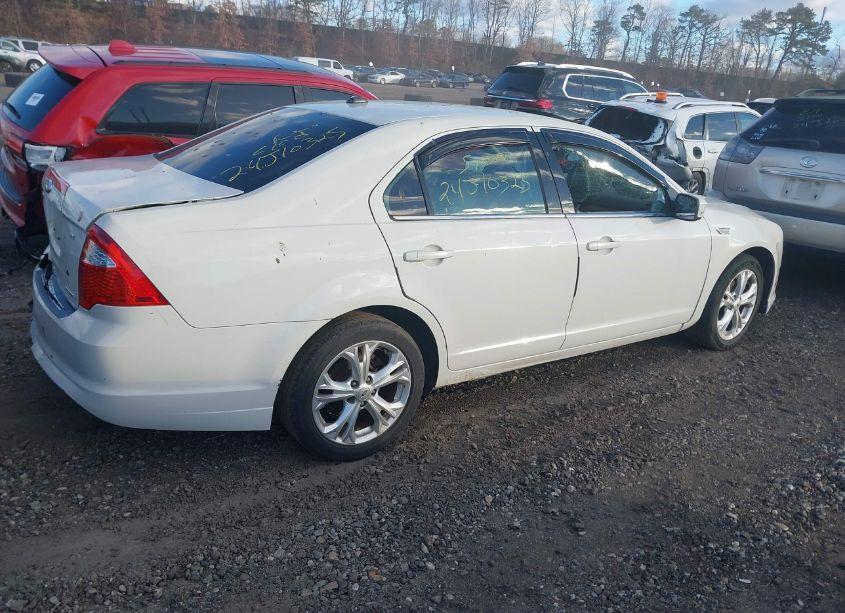Photo 4 of 2012 Ford Fusion SE (VIN 3FAHP0HG1CR346570)