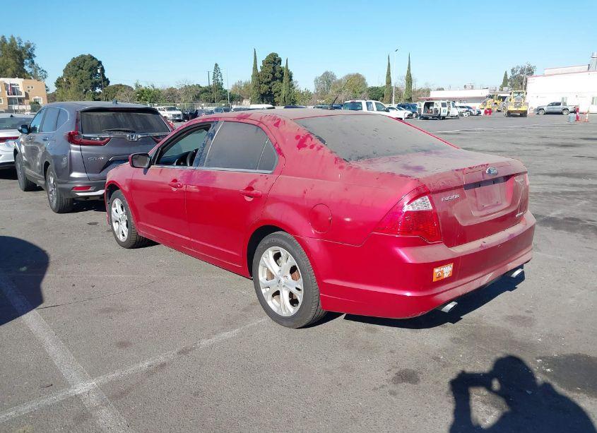 Photo 3 of 2012 Ford Fusion SE (VIN 3FAHP0HG1CR418187)