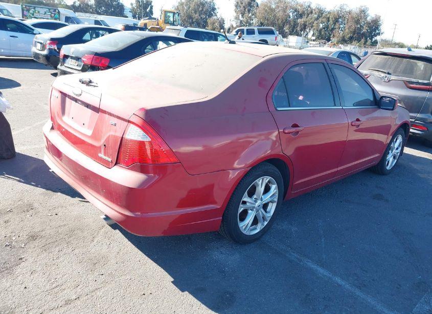 Photo 4 of 2012 Ford Fusion SE (VIN 3FAHP0HG1CR418187)