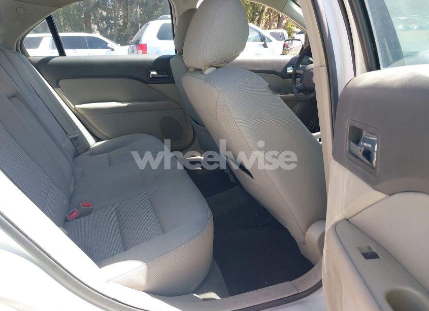 Photo 8 of 2012 Ford Fusion SE (VIN 3FAHP0HG1CR439198)
