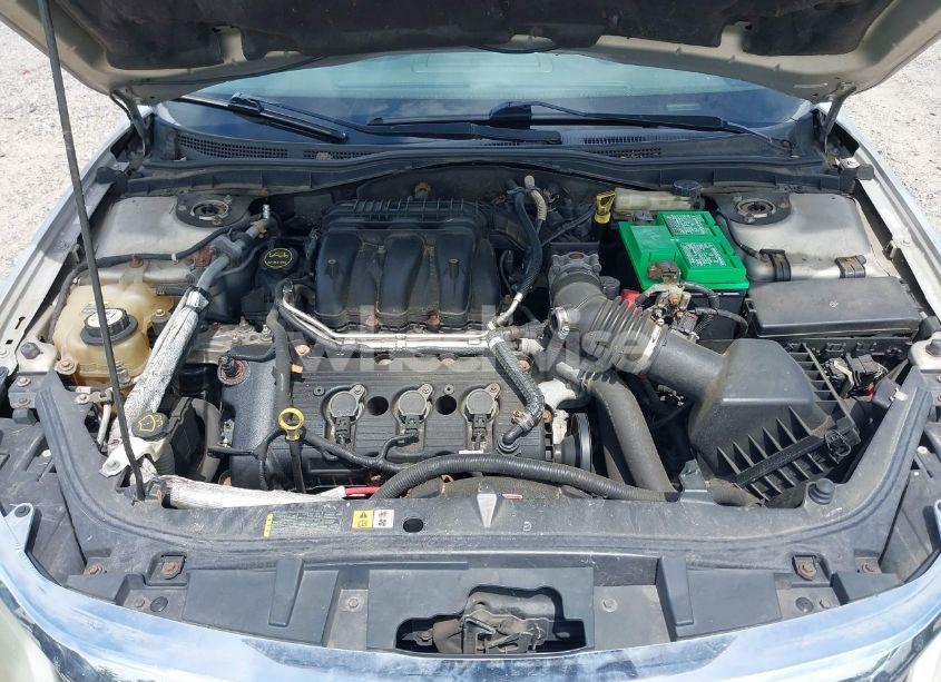 Photo 10 of 2010 Ford Fusion SE (VIN 3FAHP0HG2AR109308)