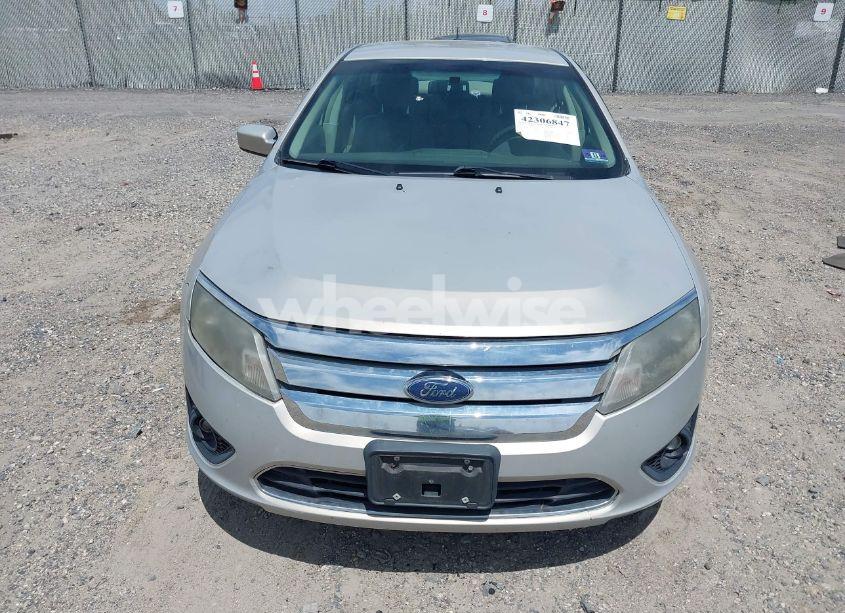 Photo 11 of 2010 Ford Fusion SE (VIN 3FAHP0HG2AR109308)