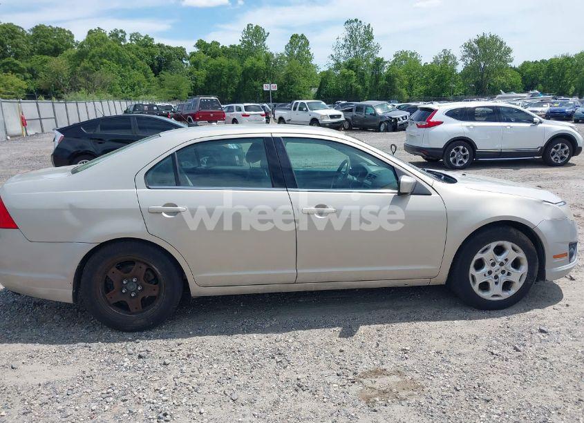 Photo 12 of 2010 Ford Fusion SE (VIN 3FAHP0HG2AR109308)