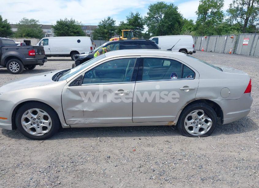 Photo 13 of 2010 Ford Fusion SE (VIN 3FAHP0HG2AR109308)