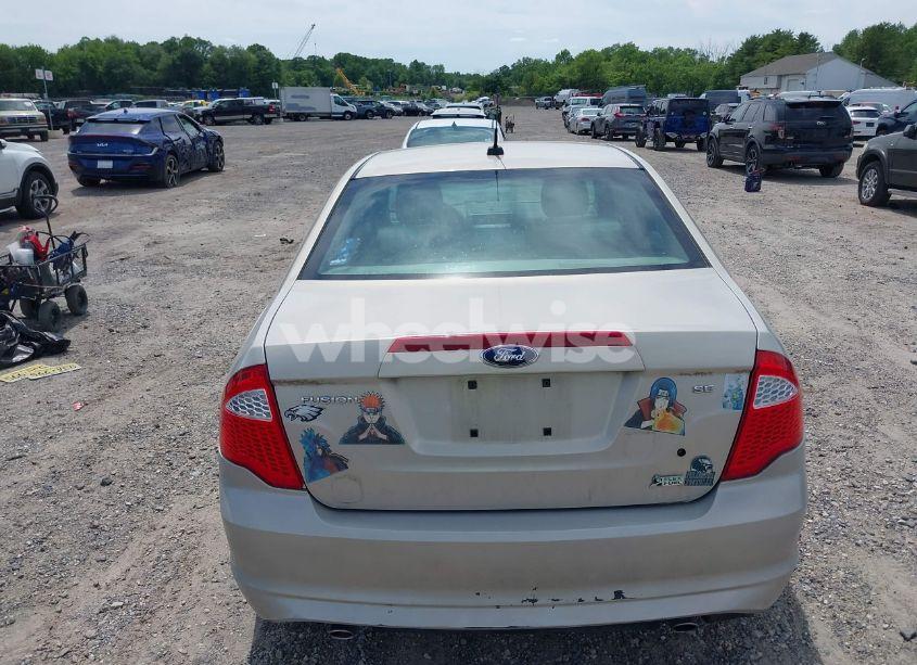 Photo 15 of 2010 Ford Fusion SE (VIN 3FAHP0HG2AR109308)