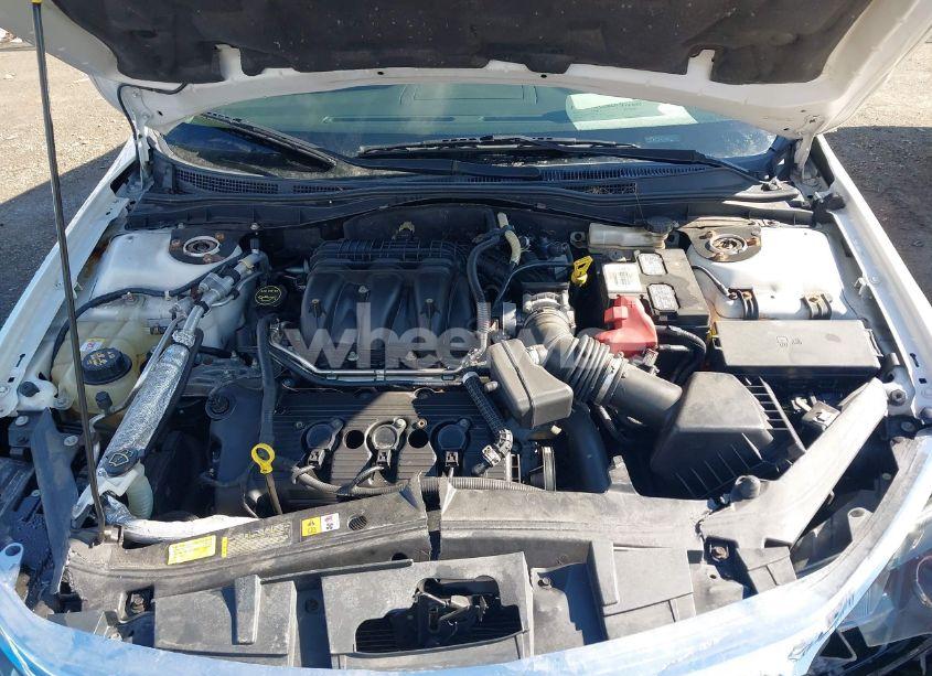 Photo 10 of 2010 Ford Fusion SE (VIN 3FAHP0HG2AR192755)