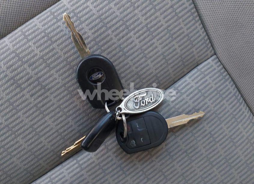 Photo 11 of 2010 Ford Fusion SE (VIN 3FAHP0HG2AR192755)