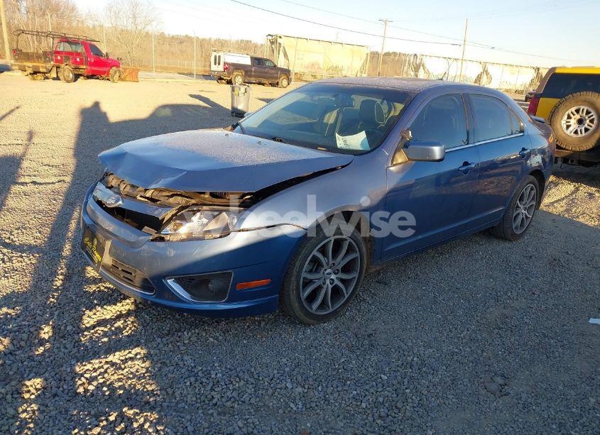 Photo 2 of 2010 Ford Fusion SE (VIN 3FAHP0HG2AR201664)