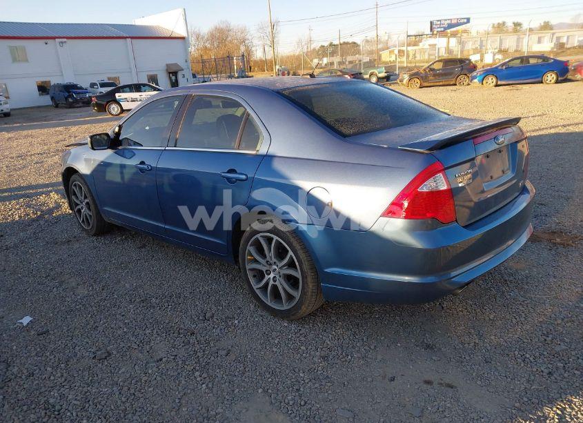 Photo 3 of 2010 Ford Fusion SE (VIN 3FAHP0HG2AR201664)