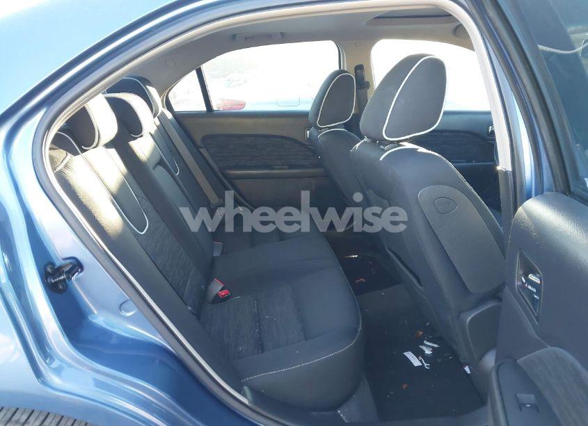 Photo 8 of 2010 Ford Fusion SE (VIN 3FAHP0HG2AR201664)