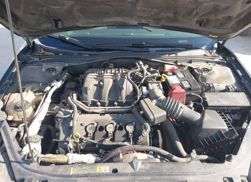 Photo 10 of 2010 Ford Fusion SE (VIN 3FAHP0HG2AR422925)