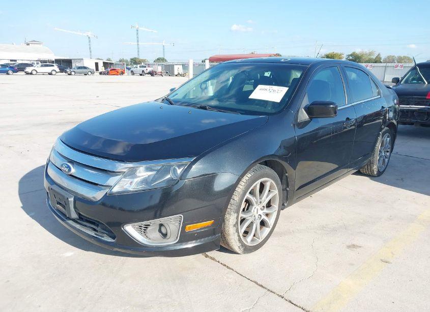Photo 2 of 2010 Ford Fusion SE (VIN 3FAHP0HG2AR422925)