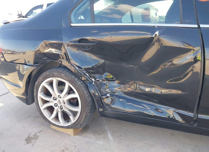 Photo 6 of 2010 Ford Fusion SE (VIN 3FAHP0HG2AR422925)