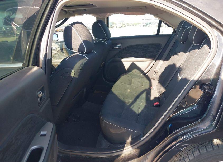 Photo 8 of 2010 Ford Fusion SE (VIN 3FAHP0HG2AR422925)