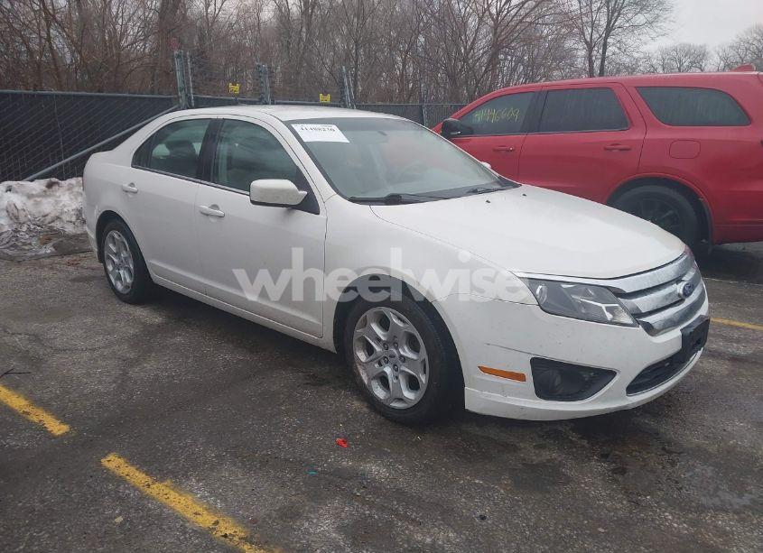 2010 Ford Fusion SE (VIN 3FAHP0HG2AR430667) main photo
