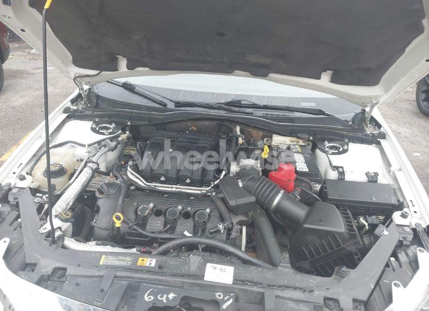 Photo 10 of 2010 Ford Fusion SE (VIN 3FAHP0HG2AR430667)