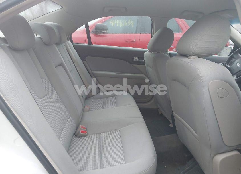 Photo 8 of 2010 Ford Fusion SE (VIN 3FAHP0HG2AR430667)