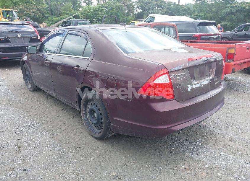 Photo 3 of 2011 Ford Fusion SE (VIN 3FAHP0HG2BR236822)