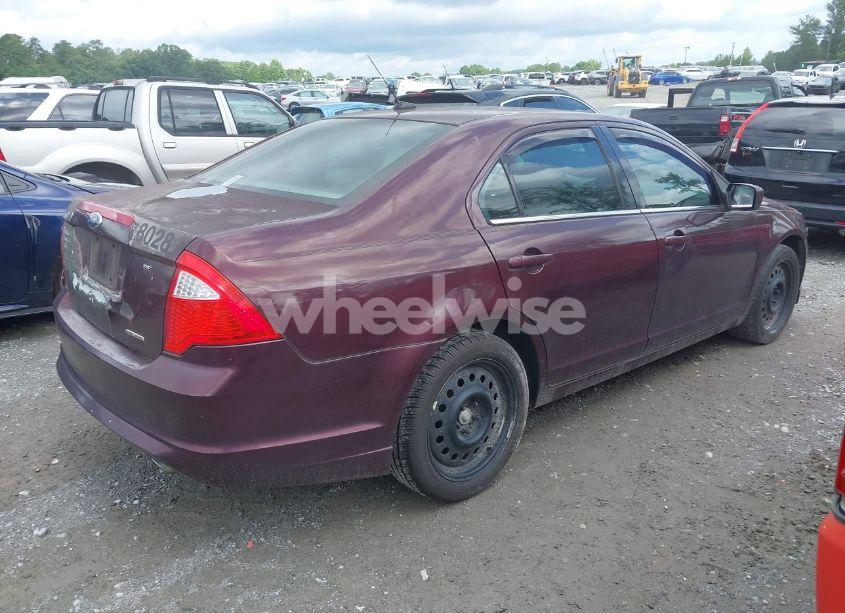 Photo 4 of 2011 Ford Fusion SE (VIN 3FAHP0HG2BR236822)