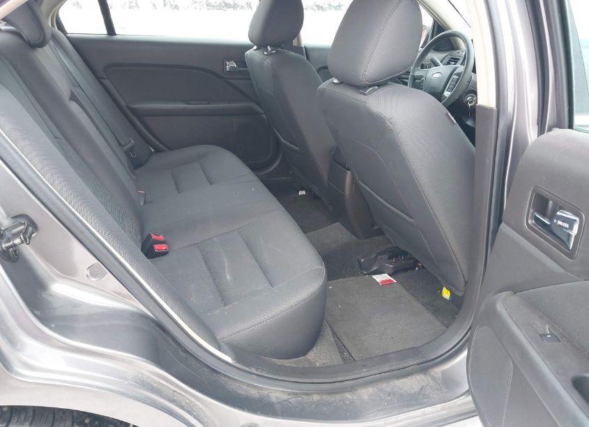 Photo 8 of 2011 Ford Fusion SE (VIN 3FAHP0HG2BR279010)