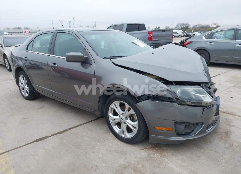 2012 Ford Fusion SE (VIN 3FAHP0HG2CR217835) main photo