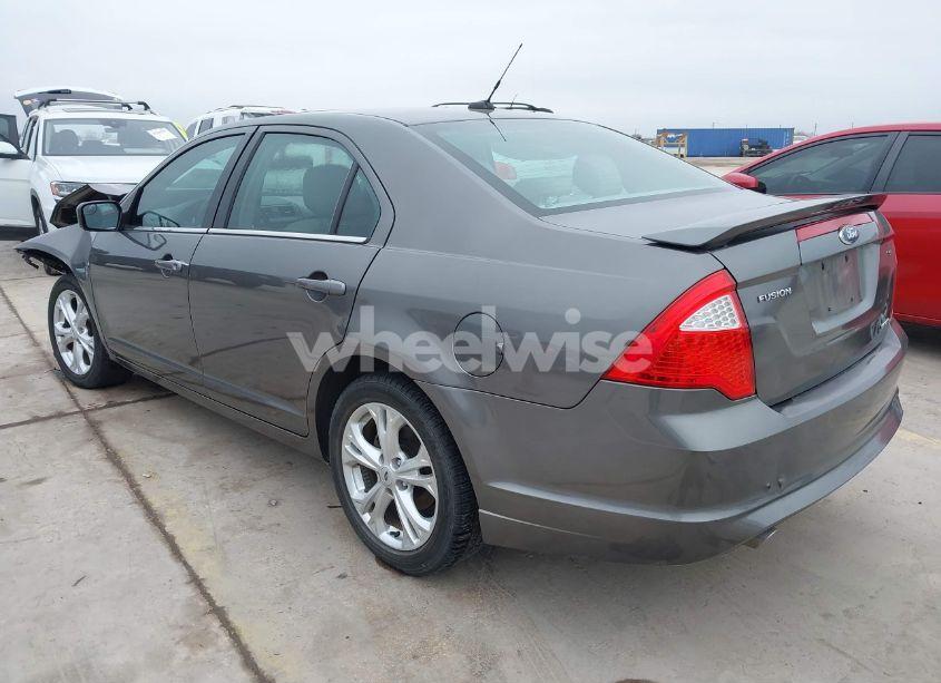 Photo 3 of 2012 Ford Fusion SE (VIN 3FAHP0HG2CR217835)