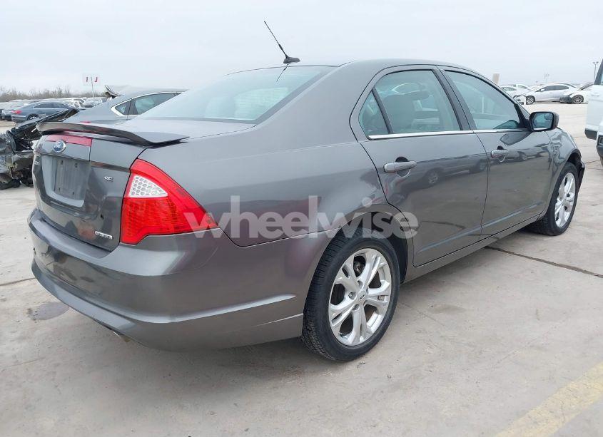 Photo 4 of 2012 Ford Fusion SE (VIN 3FAHP0HG2CR217835)