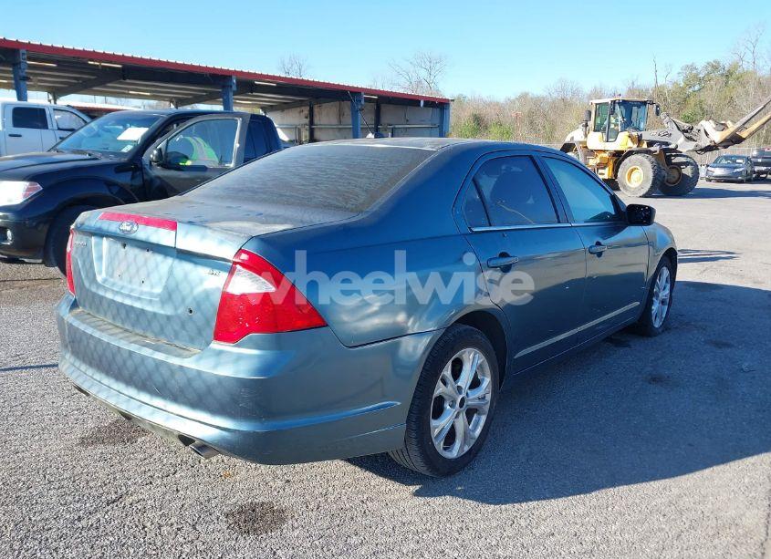 Photo 4 of 2012 Ford Fusion SE (VIN 3FAHP0HG2CR448752)