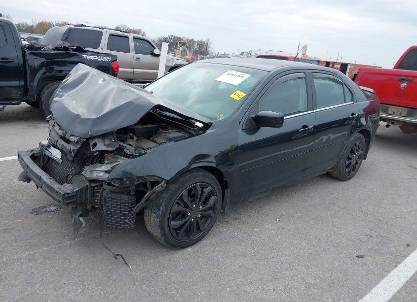 Photo 2 of 2010 Ford Fusion SE (VIN 3FAHP0HG3AR138011)