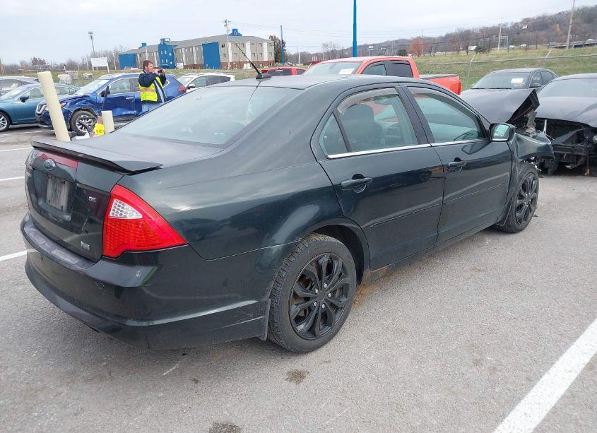 Photo 4 of 2010 Ford Fusion SE (VIN 3FAHP0HG3AR138011)
