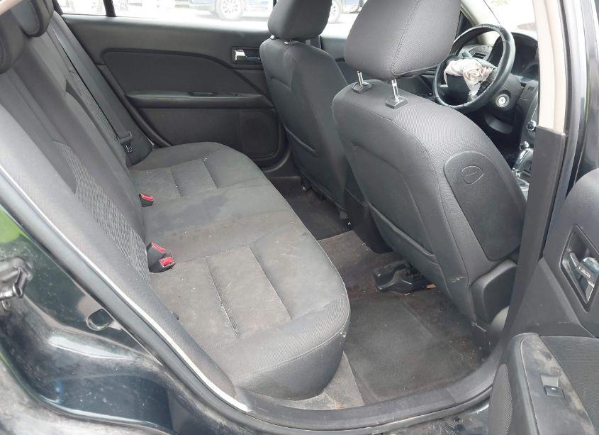 Photo 8 of 2010 Ford Fusion SE (VIN 3FAHP0HG3AR138011)