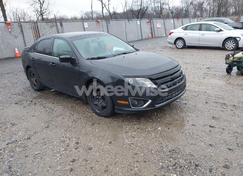 2010 Ford Fusion SE (VIN 3FAHP0HG3AR301532) main photo